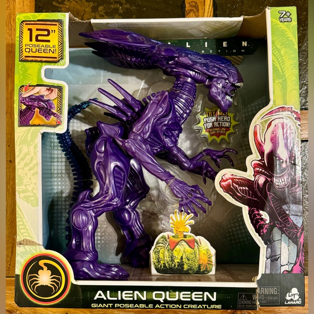NIB, 2019 12” Purple Alien Queen Giant Pose-able Action Creature